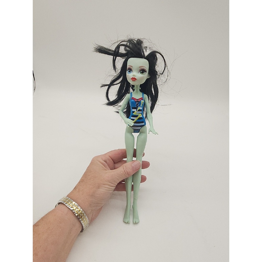 Monster‎ High Frankie Stein Basic Doll Collectible Mattel Fashion Doll Toy 2017